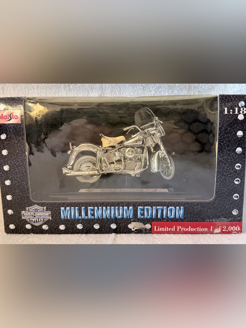 Harley Davidson 1962 FLH Duo Glide Diecast